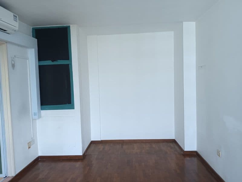 Built-in Carpentry and Kitchen Dismantling for Residential Property at Woodlands Drive 75