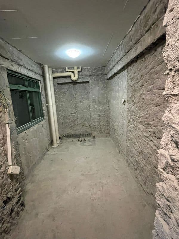 Bathroom Tiles and Floor Removal for Residential Property at Woodlands - Image 11