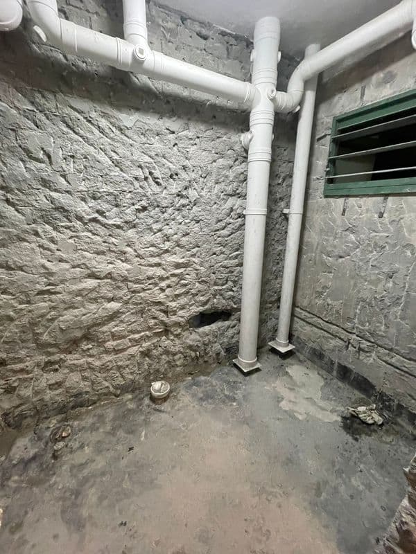 Bathroom Tiles and Floor Removal for Residential Property at Woodlands - Image 12