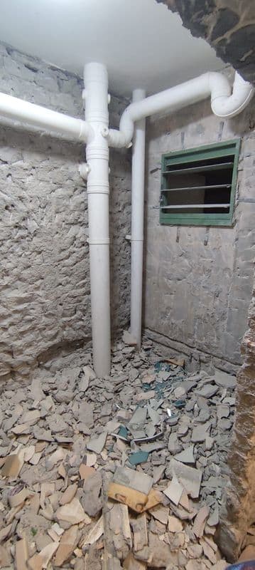 Bathroom Tiles and Floor Removal for Residential Property at Woodlands - Image 3