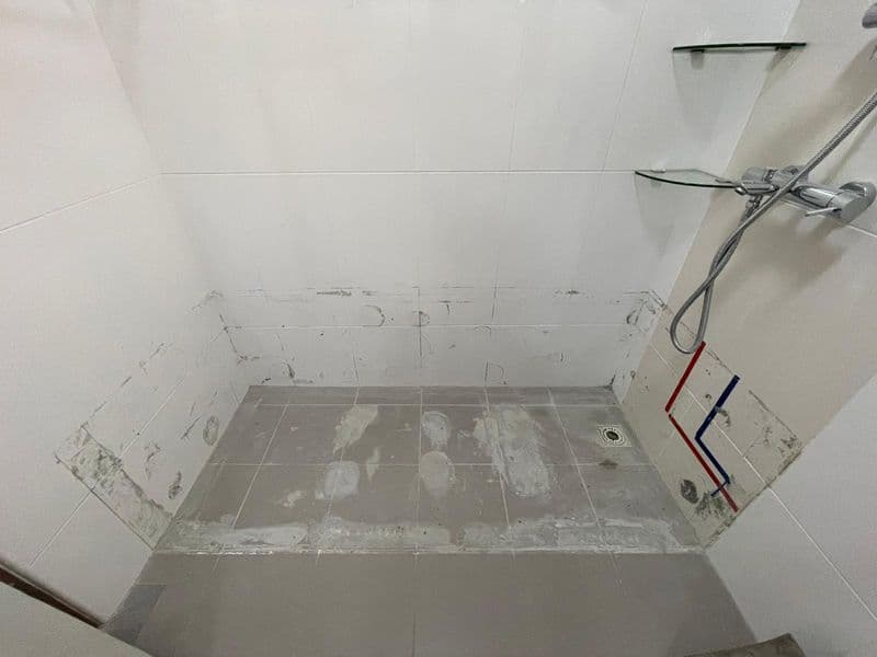 Bathroom Tiles & Bathtub Hacking Services for Residential Property at Bukit Batok - Image 6